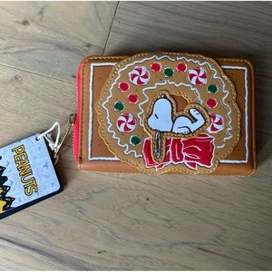 Peanuts Snoopy Gingerbread Wreath Scented Zip Around Wallet